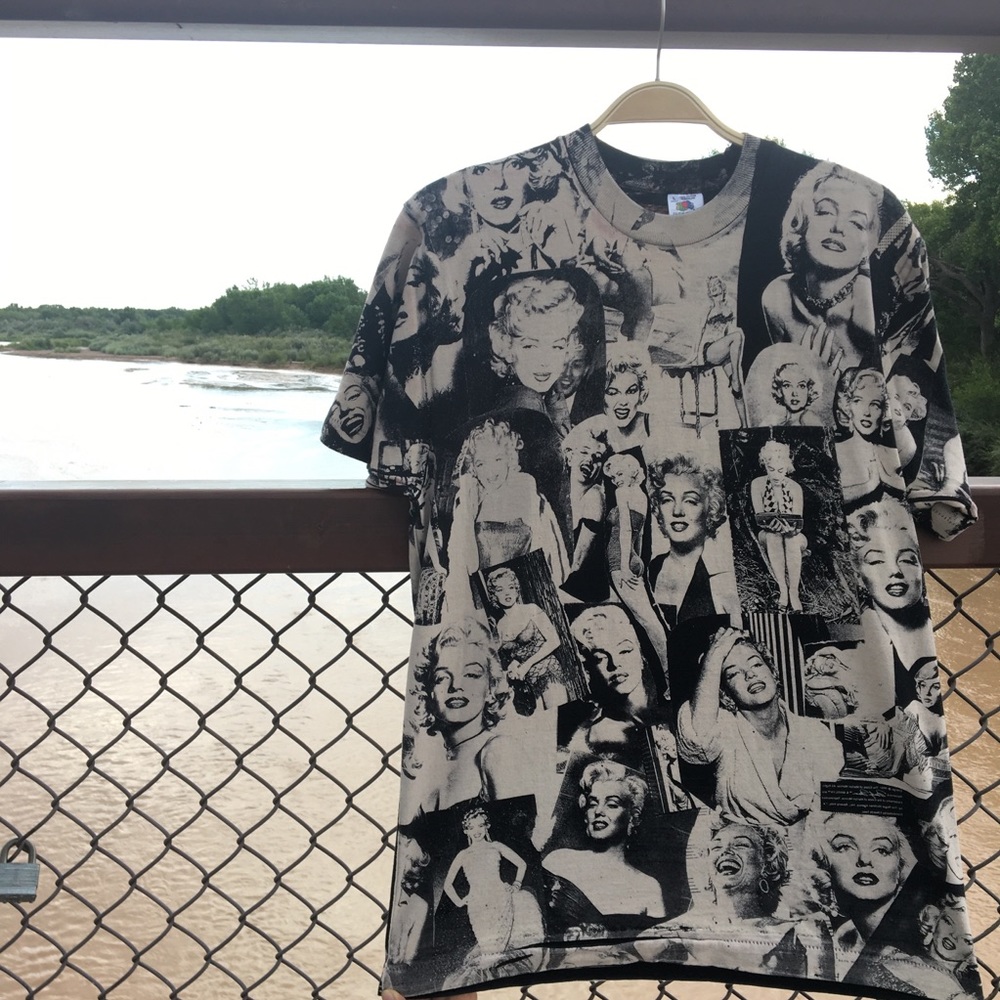 Vintage Marilyn Monroe all over print shirt size large